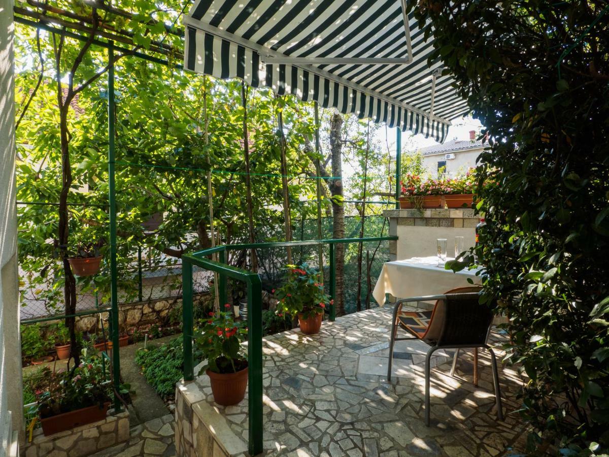 Cozy With Private Terrace Barac 公寓